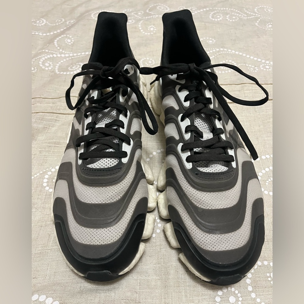 Adidas Climacool running shoes. Size 12. Like new - Picture 2 of 8